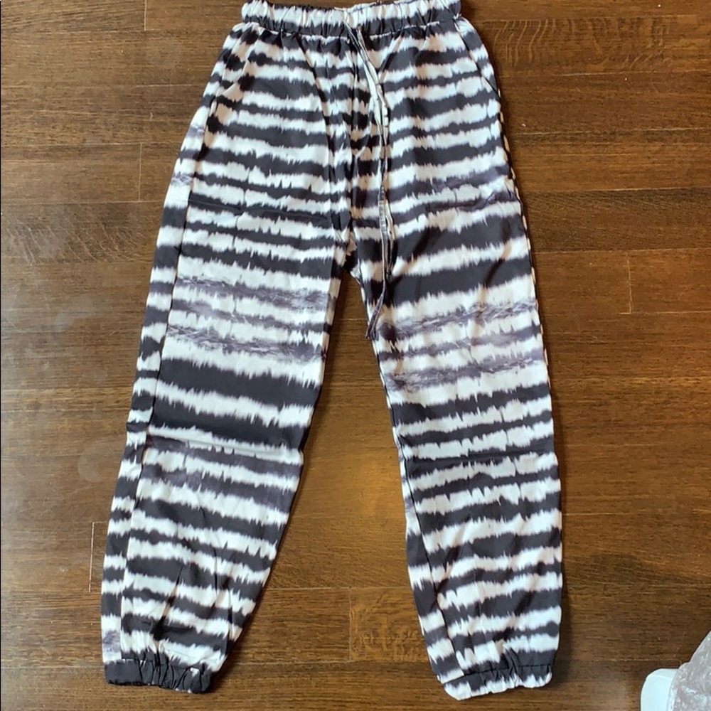 Black and white tie dye casual pants